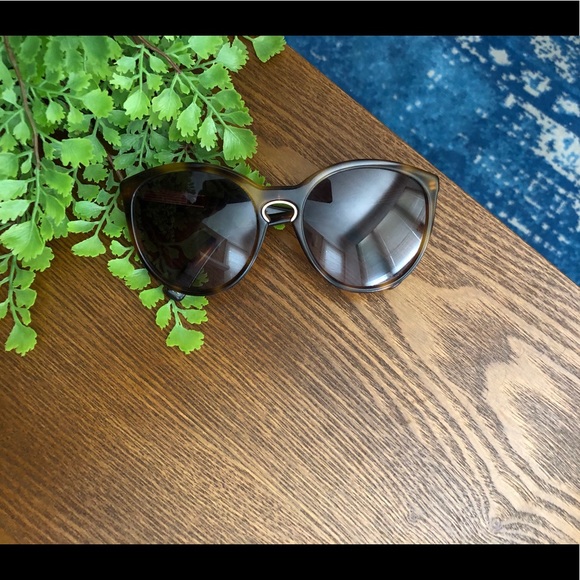 Dior Accessories - SOLD 🎉AUTH Dior Tortoise Shell Sunglasses